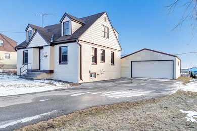 Lake Michigan - Kewaunee County Home For Sale in Algoma Wisconsin