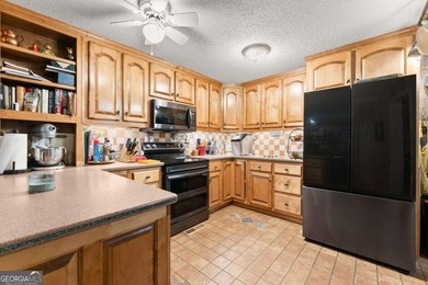 Private 6.6-Acre Estate with Pool, Guest Apartment & Workshop! - photo 12