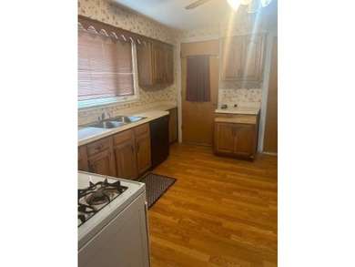 A Beautiful house with much potential, with some cosmetic - photo 13