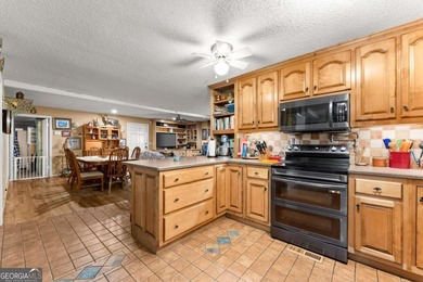 Private 6.6-Acre Estate with Pool, Guest Apartment & Workshop! - photo 13