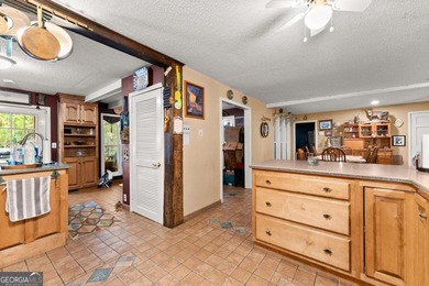 Private 6.6-Acre Estate with Pool, Guest Apartment & Workshop! - photo 14