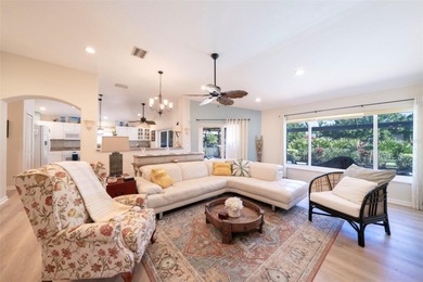 Welcome to this beautiful 3 bedroom/2 bath pool home locatated - photo 7