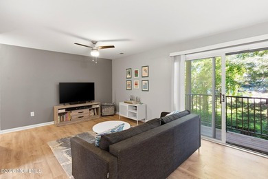 Beautifully updated 1-bedroom condominium in the heart of Lake - photo 7