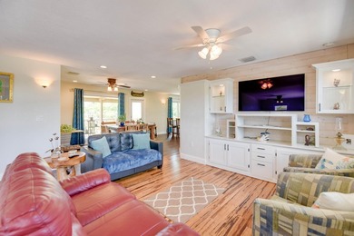Just minutes from Key West, this open floor plan waterfront home - photo 9