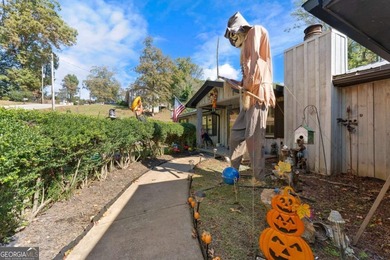 Private 6.6-Acre Estate with Pool, Guest Apartment & Workshop! - photo 40