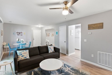 Beautifully updated 1-bedroom condominium in the heart of Lake - photo 10