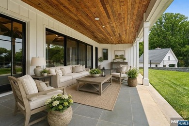 Welcome to Knightsbridge Estate. Set behind a gated entrance in - photo 8