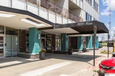 Charlie Sutton, M: , charlie.sutton,   - Enjoy the vibrant condo