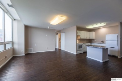 Charlie Sutton, M: , charlie.sutton,   - Enjoy the vibrant condo