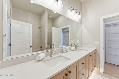 Experience elevated mountain living in this brand-new - photo 15