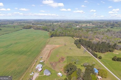 Discover the opportunity to own a beautiful farm, private estate - photo 2