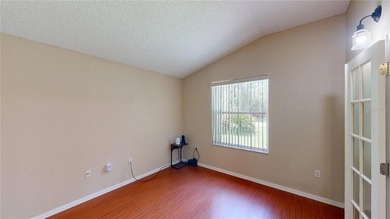 There's plenty of space inside and outside of this 5 Bedroom, 2 - photo 6