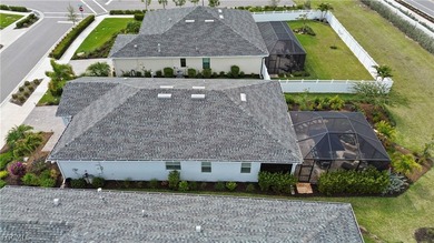 PRICE REDUCTION!!! UPGRADES GALORE !!! Artistic design, Love & - photo 32
