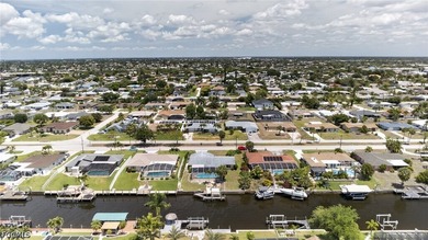 One bridge Gulf access pool home! Boatlift, southern exposure! - photo 4