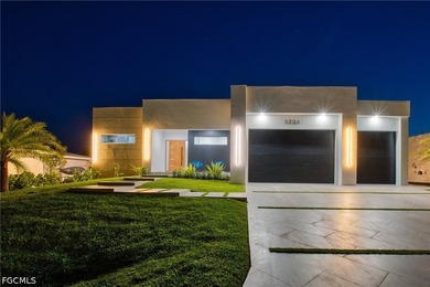 STUNNING CONTEMPORARY RESIDENCE ON BAYSHORE AVENUE! Boaters' - photo 1