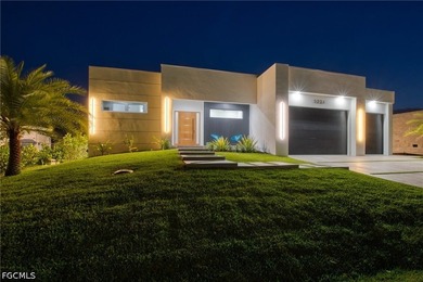 STUNNING CONTEMPORARY RESIDENCE ON BAYSHORE AVENUE! Boaters' - photo 2