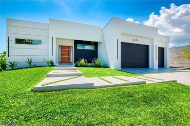 STUNNING CONTEMPORARY RESIDENCE ON BAYSHORE AVENUE! Boaters' - photo 3