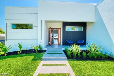 STUNNING CONTEMPORARY RESIDENCE ON BAYSHORE AVENUE! Boaters' - photo 4