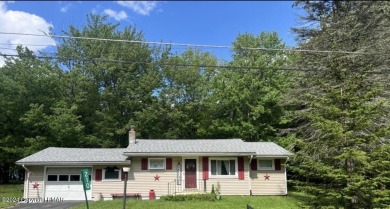 Lake Home For Sale in Pocono Summit, Pennsylvania