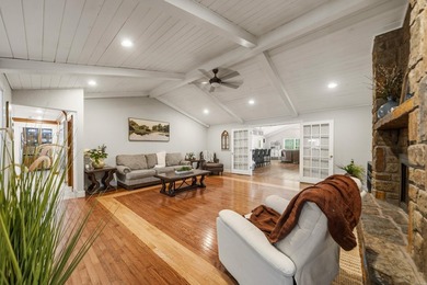Welcome to this spectacular 5 Bedroom, 3.5 Bath custom home - photo 4