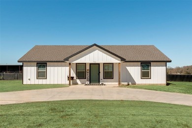 (private lake, pond, creek) Home For Sale in Cleburne Texas