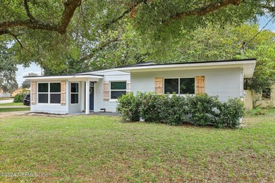 Cute Concrete Block 3BR/1BA home. Remodeled 3 years ago w/new - photo 1