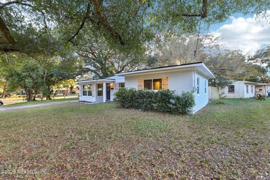 Cute Concrete Block 3BR/1BA home. Remodeled 3 years ago w/new - photo 5