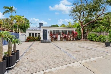 A Modern Coastal Home nestled in the prestigious Las Olas by the - photo 2