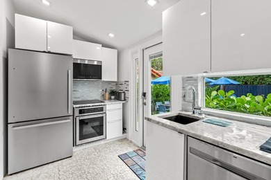 A Modern Coastal Home nestled in the prestigious Las Olas by the - photo 8