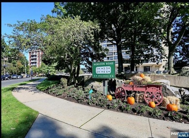 Horizon Road- Unit G-3 This 2 bedroom and 2 bath duplex up split - photo 9
