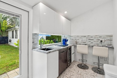 A Modern Coastal Home nestled in the prestigious Las Olas by the - photo 9