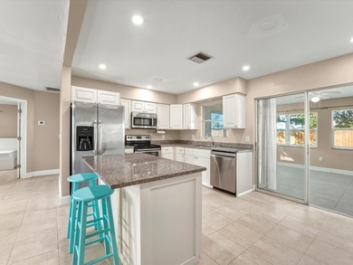 WELCOME TO THE HEART OF SOUTH VENICE - UPDATED, MOVE-IN READY - photo 4