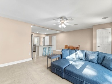 WELCOME TO THE HEART OF SOUTH VENICE - UPDATED, MOVE-IN READY - photo 9