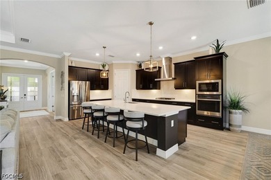 Shows like a model! Elegant best-selling Summerville floor plan - photo 8