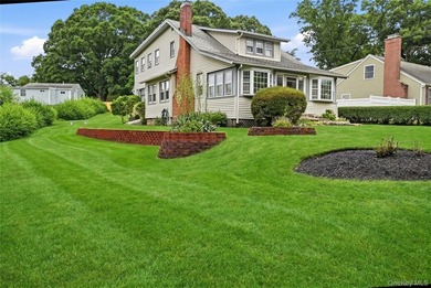 This charming country home on a quiet street in Port Jefferson - photo 4