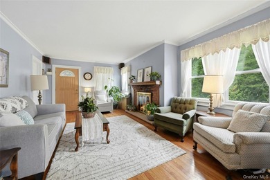 This charming country home on a quiet street in Port Jefferson - photo 5