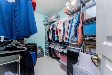 Impressive 4 Bedroom, 3 Bedroom home with attached two car - photo 43