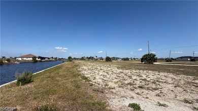 SEAWALL INSTALLED & NO BRIDGES! Home could be built in just a - photo 4