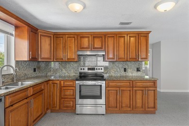 Waterfront duplex located on a wide, deep boating canal with - photo 9
