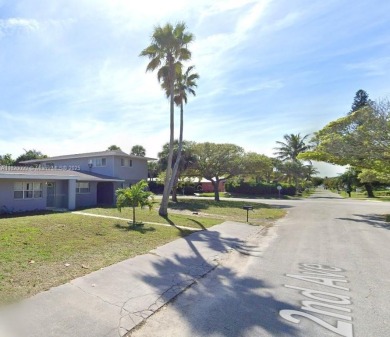 Indian River Townhome/Townhouse For Sale in Indialantic Florida
