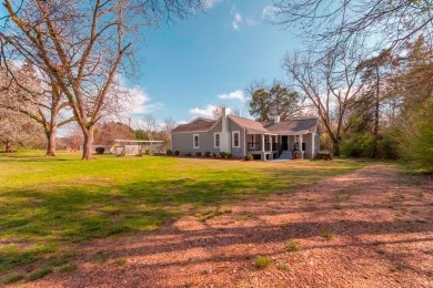 Lake Home For Sale in Wetumpka, Alabama
