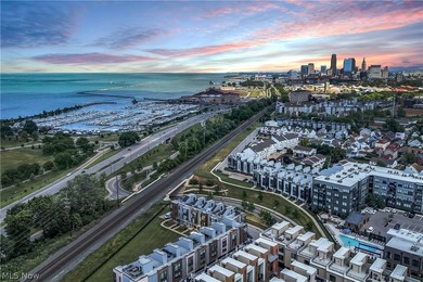Welcome to one of the most private and well-positioned townhomes - photo 4