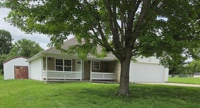 1,255 Square foot home with an open floor plan has a vaulted - photo 3