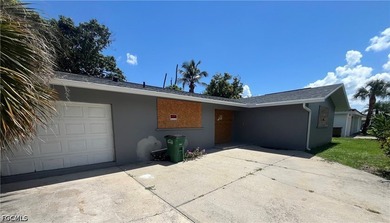 Property requires a full renovation. Damage includes missing - photo 3