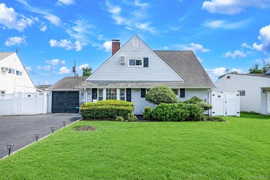 This is the one you've been waiting for! Welcome to 90 Twin Lane - photo 1