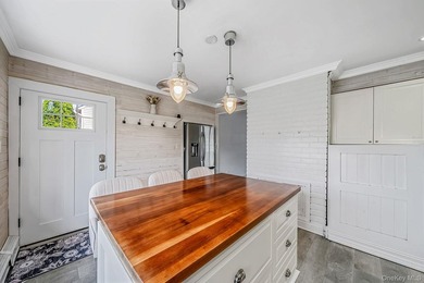 This is the one you've been waiting for! Welcome to 90 Twin Lane - photo 4