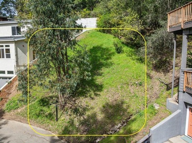 Build your dream home on this wonderful lot in Oakland Hills - photo 1