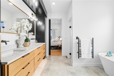 An Architectural Masterpiece in Chapel Hill / Unparalleled - photo 11