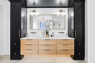 An Architectural Masterpiece in Chapel Hill / Unparalleled - photo 12