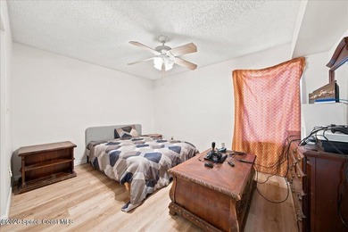 Beautifully renovated second-floor condominium in the desirable - photo 12